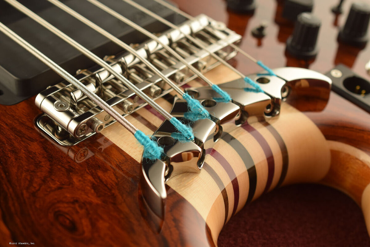 Chromeplated Manta Ray 6-string tailpiece